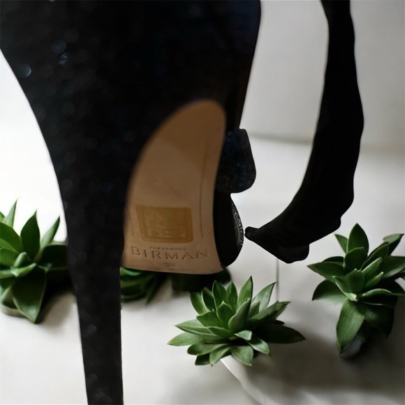 Alexandre Birman Black Velvet Strappy Heels - Picture 5 of 7